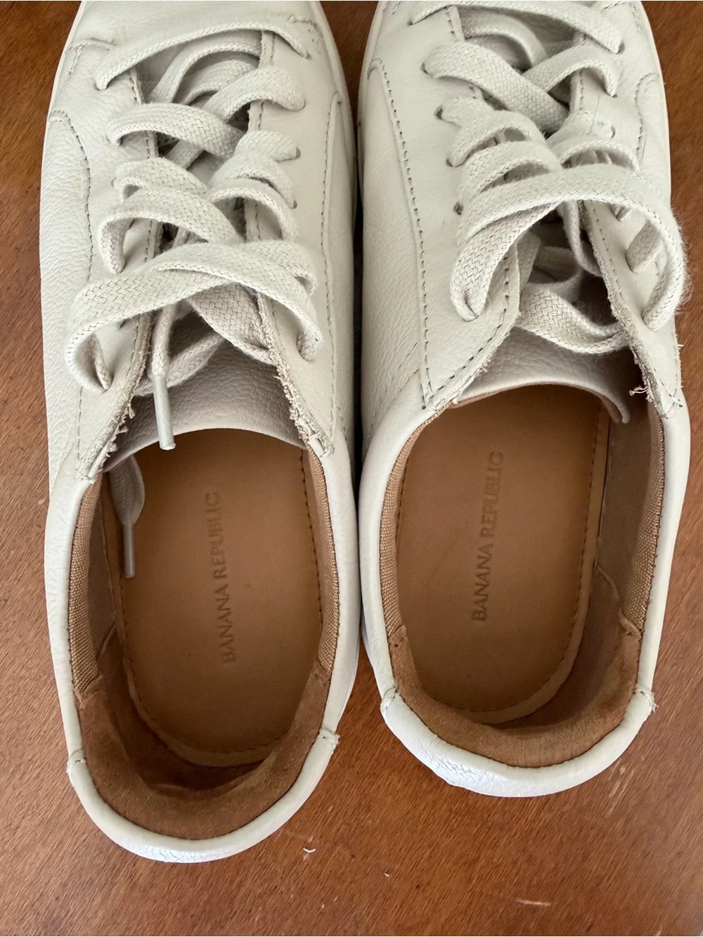 Banana Republic Cream Leather Low-Top Men’s Sneakers